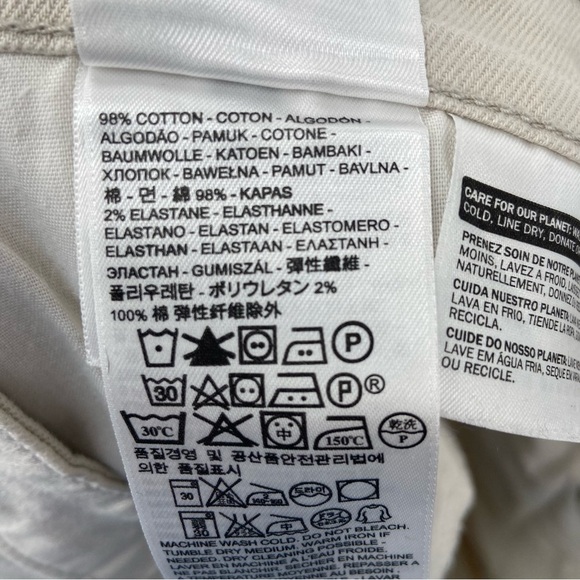 Levi's Stretch Tan Mid Rise Cuffed Shorts Women's Size‎ 33 - Picture 9 of 10